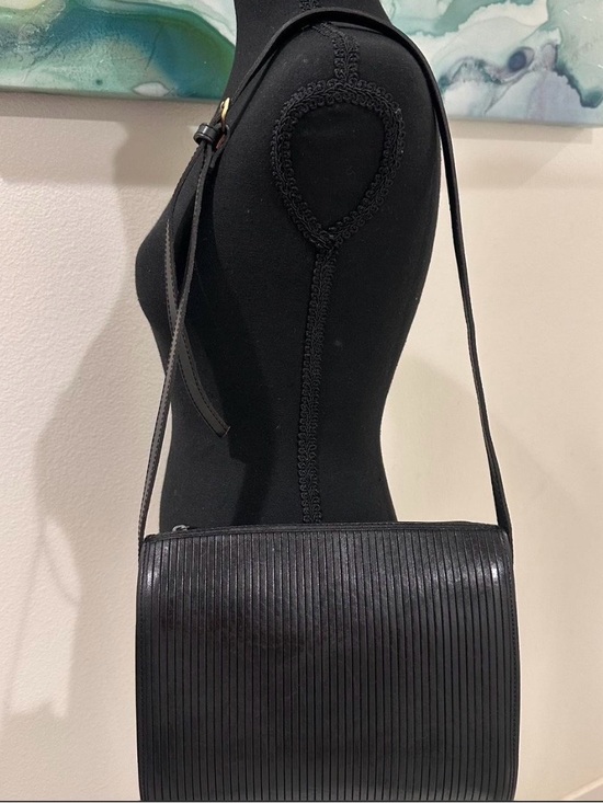 Unisa Handbags - Unisa Black Ribbed Leather Crossbody Shoulder Bag